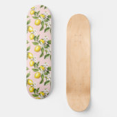 Vintages Lemon & Blossom-Muster auf rosa (2) Skateboard (Vorderseite)