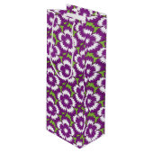 Vintages lila Blütenmuster Geschenktüte Für Weinflaschen (Vorderseite Schrägansicht)
