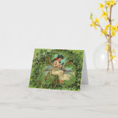 Vintages Mädchen mit Kleeblättern Karte (Gelbe Blume)