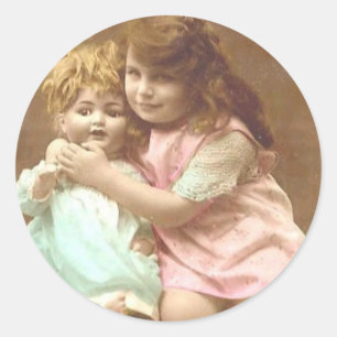 Vintages Mädchen mit Puppenaufkleber Runder Aufkleber