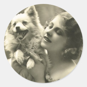 Vintages Mädchen und ihre Hundeaufkleber Runder Aufkleber