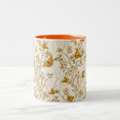 Vintages mit Blumenmuster mit Schmetterlingen Zweifarbige Tasse (Mittel)