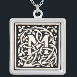Vintages Monogramm M Art Nouveau Versilberte Kette<br><div class="desc">Jugendstil-Briefe - Monogramme von der Kunst- und Handwerksbewegung Dieser Buchstabe M ist ein schönes, im Jahr 1901 entworfenes Monogramm M, das in einem Set von Büchern veröffentlicht wurde. Das Monogramm M ist umgeben von einem wunderschönen, handgezeichnet Weinmuster, das zu jener Zeit im Jugendstil-Stil gehalten war und durch stilisierte und fließende...</div>