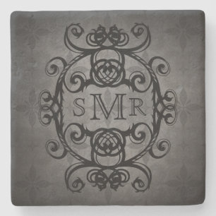 Vintages Monogrammschwarzes und -GRAU Steinuntersetzer