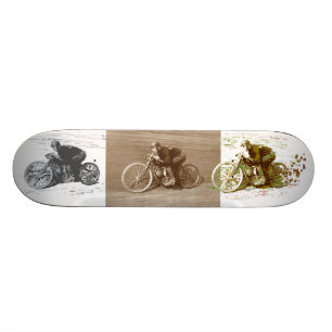 Vintages Motorrad, das auf hölzernem Brett läuft Skateboard