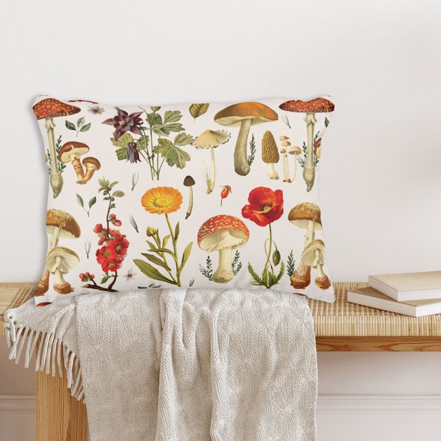 Vintages Mushroom- und Wildblume-Muster Dekokissen (In situ)