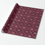Vintages Muster der Burgund Rot- und Goldkrone Geschenkpapier<br><div class="desc">Paris Vintag grunge bordeauxfarbene und goldene Kronen Muster Verpackungspapier.</div>