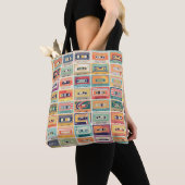 Vintages Muster der Kassettenband im Retro-Design. Tasche (Von Nahem)