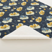 Vintages Muster, elegantes Blumendesign Sherpadecke (3/4)