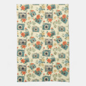 Vintages Muster für Blumen und Kameras Geschirrtuch (Vertikal)