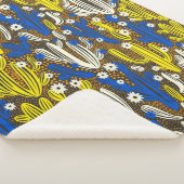 Vintages Muster mit Kaktus auf schwarzem Hintergru Sherpadecke (3/4)