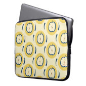 Vintages nahtloses Muster mit Apfel.  Laptopschutzhülle (Vorderseite Links)