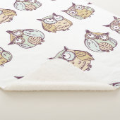 Vintages nahtloses Muster mit niedlichen Eulen Sherpadecke (3/4)