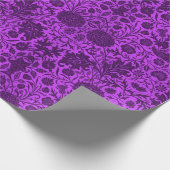 Vintages Neon und dunkles lila Blumenmuster Geschenkpapier (Ecke)