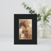 Vintages Paar und Pferd Postkarte (Stehend Vorderseite)
