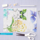 Vintages Papier mit grüner Schmetterlingsdekoupage (Handwerk)