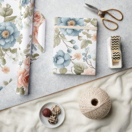 Vintages Pastellblau und Pfirsichblumenmuster Geschenkpapier