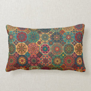 Vintages Patchwork mit Blumenmandalaelementen Lendenkissen