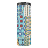 Vintages Patchwork-Quiltmuster. Vintag dekorativ Thermosbecher (Rückseite)