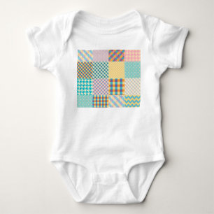 Vintages Patchwork: Textil - Nahtloser Hintergrund Baby Strampler