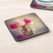 Vintages Peony Bouquet in Glass Vases Getränkeuntersetzer (Linke Seite)