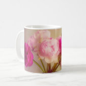 Vintages Peony Bouquet in Glass Vases Kaffeetasse (Vorderseite Links)