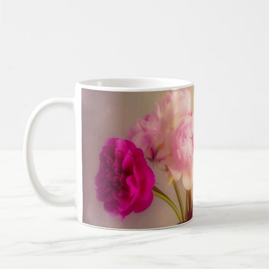 Vintages Peony Bouquet in Glass Vases Kaffeetasse (Links)