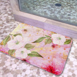 Vintages, pinkfarbenes Aquarellskript Badematte<br><div class="desc">Weiße, lila, orangefarbene und dunkelrosa Aquarellfarben überlagern die goldene Schrift auf einem prächtigen, sanften rosa, goldfarbenen Hintergrund auf dieser wunderschönen, romantischen, Vintagen Blumenbadewanne oder Küchenmatte. Wählen Sie aus 3 Größen: klein (16"x24"), mittel (20"x30") und groß (24"x36"). Ein elegantes und stilvolles Statement für Ihr Bad. Auch Duschvorhang und Set sind mit...</div>