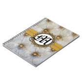 Vintages Pintuckgewebe Monogram Erstnotiert Buch (Linke Seite)