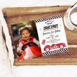Vintages Red Two Fast Race Car 2. Geburtstag Foto Einladung<br><div class="desc">Rev deine Motoren und rück dich mit unserer "Two Fast" 2. Geburtstagseinladung für ein turbogeladenes Fest vor! Diese Einladung ist so konzipiert, dass sie den Geist der Schnelligkeit und der Begeisterung einfängt. Sie präsentiert ein rotes Retro-Rennauto, Rennflaggen und moderne Typografie und schafft so eine spannende Atmosphäre für den besonderen Tag...</div>