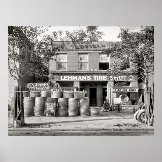 Vintages Reifenladen-Foto, Mechanik, kundenspezifi Poster (Vorne)