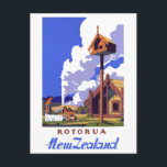 Vintages Reise-Plakat Neuseelands wieder Postkarte<br><div class="desc">Wieder hergestelltes und digital erhöhtes Vintages Reiseplakat,  das drei Maori- Frauen aufreihen Gräser vor Maori- Strukturen und Geysiren zeigt. Unvollkommenheiten entfernt. Farben korrigiert. Bildhöflichkeit der Kongressbibliothek.</div>