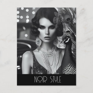 Vintages Retro-Glamour-Mädchen mit Pfau Postkarte