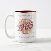 Vintages Retro-lila 1965 Zweifarbige Tasse (Links)
