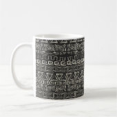 Vintages Retromuster. Aztekischer Hintergrund.  Kaffeetasse (Links)
