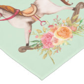 Vintages Rockpferd mit Blumenstrauß Kurzer Tischläufer (Ecke)