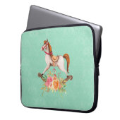 Vintages Rockpferd mit Blumenstrauß Laptopschutzhülle (Vorderseite Links)