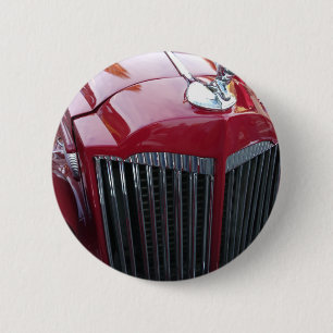 Vintages rotes Auto mit Chromhaube Button