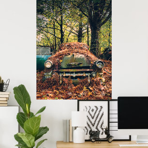 Vintages rustikales Auto im Herbst hinterlässt Pos Poster