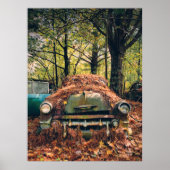 Vintages rustikales Auto im Herbst hinterlässt Pos Poster (Vorne)