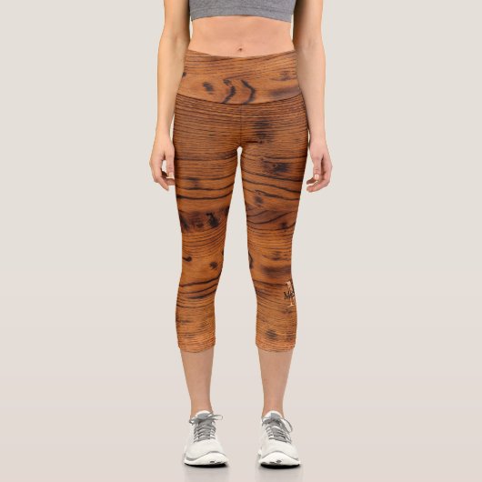Vintages rustikales Braunholz Monogramm Capri Leggings (Vorderseite)
