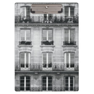 Vintages Schwarzweiss-Gebäude der Reise-  in Paris Klemmbrett