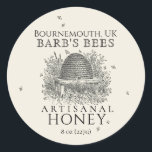 Vintages Skep-Label für Elfenbein mit Honigbienen Runder Aufkleber<br><div class="desc">Dieses Honigetikett mit Ihrem Namen und Honigtyp personalisieren. Das Design zeichnet sich durch einen Vintagen Bienenstock aus,  der von vielen kleinen Bienen übersät ist.</div>