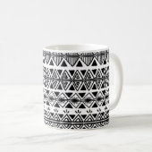Vintages Stammesmuster mit schwarzweißer Hand d Kaffeetasse (VorderseiteRechts)