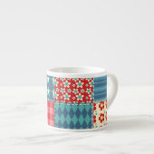 Vintages Steppmuster: Patchwork-Hintergrundmuster. Espressotasse (Vorderseite Rechts)