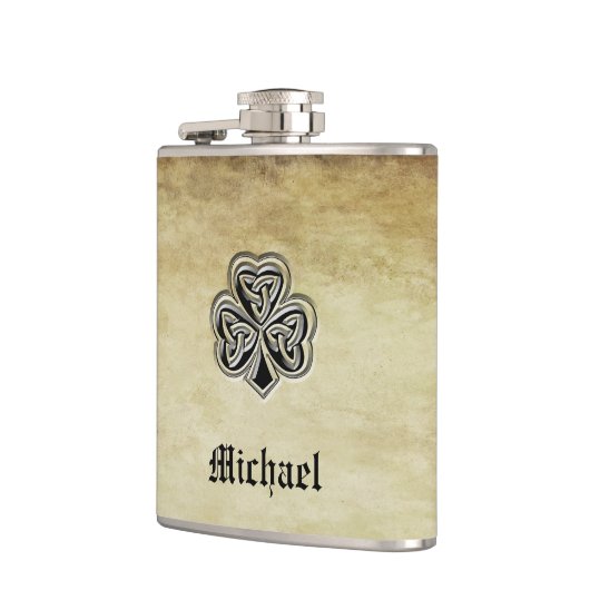 Vintages Trendgrundstück Irish Kleeblatt Monogramm Flachmann (Links)