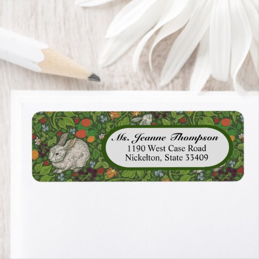 Vintages Viktorianisches Weißes Kaninchen im Garte (Insitu)