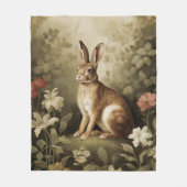 Vintages Waldhollbit im Blumenwald Fleecedecke (Vorderseite)