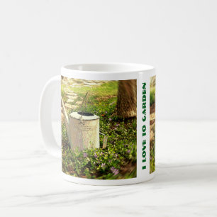 Vintages Wasserkocher in einer Vinca Kaffeetasse