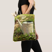 Vintages Wasserkocher in einer Vinca Tasche (Von Nahem)
